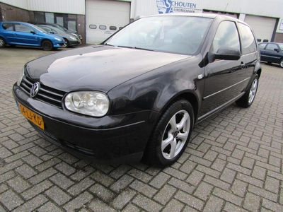 Volkswagen Golf 1.6-16V, hatchback, bj 2003