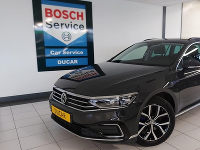 Volkswagen Passat 1.4 TSI PHEV GTE Business Matrix | Stoel verwarming | Camera, sedan, bj 2020