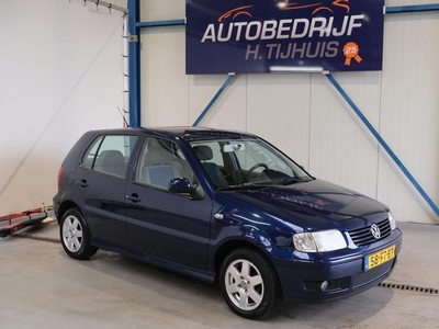 Volkswagen Polo 1.4-16V Highline, hatchback, bj 2000