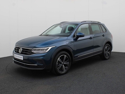 Volkswagen Tiguan 1.4TSI/245PK eHybrid Life DSG · Navigatie