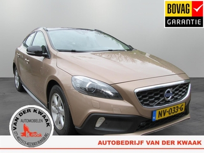 Volvo V40 CROSS COUNTRY 1.6 D2 Business, Pano dak | Navi | Parkeercamera | Trekhaak, hatchback, bj 2015