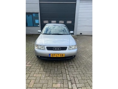 Audi A3 1.6 Attraction airco nieuwe apk