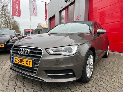 Audi A3 SPORTBACK 1.6 TDI Attraction Automaat met