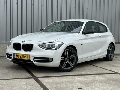 BMW 1-serie 116I Sport Automaat - Sportleder - Groot Navi -