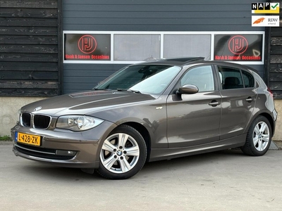 BMW 1-serie 118i Automaat Panoramadak Stoelverwarming