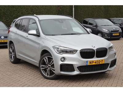 BMW X1 xDrive20i High Exe. M Sport / Trekhaak / Camera /