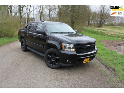 Chevrolet USA Avalanche 5.3 V8 4WD Black on Black