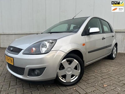 Ford Fiesta 1.6-16V Futura 5d Automaat Airco NL auto...