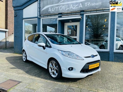 Ford Fiesta 1.6 Sport/ CLIMA/ BLUETOOTH/ 17 INCH/ PDC/ USB/