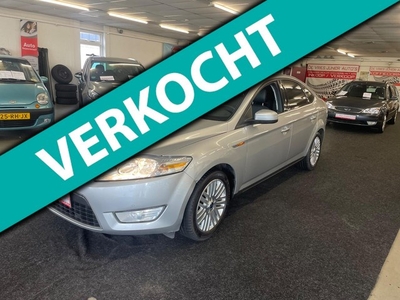 Ford Mondeo 2.0-16V Ghia. Geheel dealer onderhouden