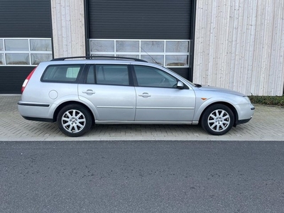 Ford Mondeo Wagon 1.8-16V First Edition