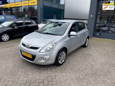 Hyundai I20 1.2i Plus 2012 NW APK AIRCO NL AUTO