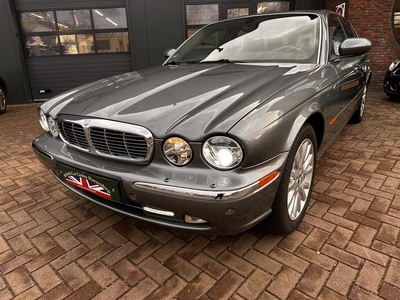 Jaguar XJ 4.2 V8 Executive Youngtimer, 1 owner (bj 2003)