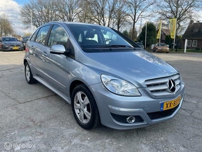 Mercedes B-klasse 180 Automaat Business Class+Navigatie