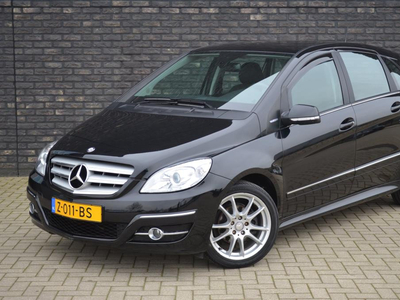 MERCEDES B-KLASSE 180 BlueEFFICIENCY Business CLass | Verwarmde voorstoelen| Trekhaak | Half leder