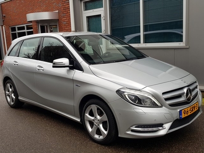 Mercedes-Benz B-Klasse B 180 Cruise Navi Xenon Leder Nap