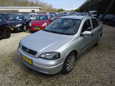 Opel Astra 1.6 GL 8 klepper trekhaak centr lock