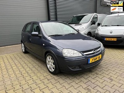 Opel Corsa 1.0-12V Essentia AIRCO