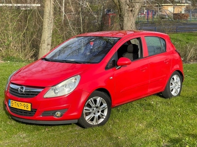 Opel Corsa 1.2-16V Business met geïntegreerde fietsendrager