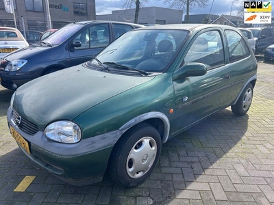 Opel Corsa 1.2i-16V Strada