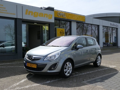 Opel Corsa 1.4 16V 100pk Cosmo Panoramadak Winterpakket