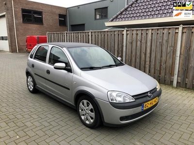 Opel Corsa 1.4-16V Elegance automaat 5 deurs Airco