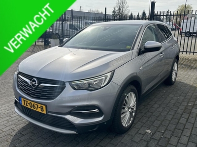 Opel Grandland X 1.2 Turbo Business