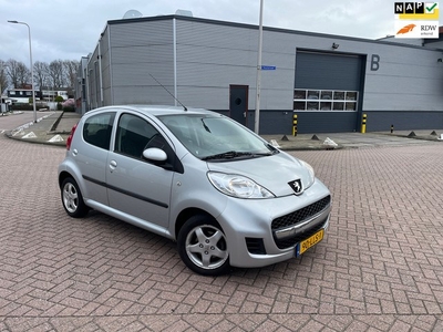 Peugeot 107 1.0-12V XS airco AUTOMAAT Navigatie Scherm