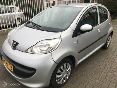 Peugeot 107 1.0-12V XS Urban Move