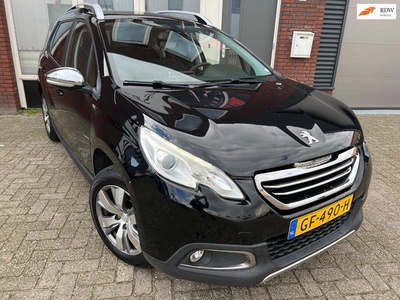 Peugeot 2008 1.2 PureTech Style / Pano / Navi / Cruise /