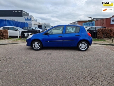 Renault Clio 1.2-16V Business Line/5DRS/AIRCO/BOEKJES!!