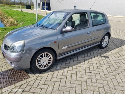 Renault Clio 1.6-16V Initiale