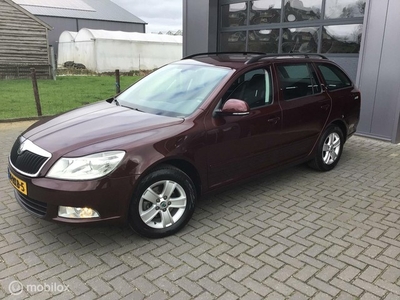 Skoda Octavia Combi 1.2 TSI . Navi trekh. Techisch perfect