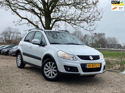 Suzuki SX4 1.6 Executive Cruise + Clima + Navi nu €