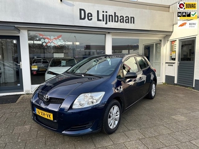 Toyota Auris 1.4-16V Terra