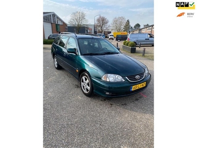 Toyota Avensis Wagon 1.8-16V Linea Luna