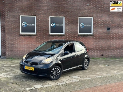 Toyota Aygo 1.0-12V Comfort / NETTE AUTO / 5 DEURS / RIJDT