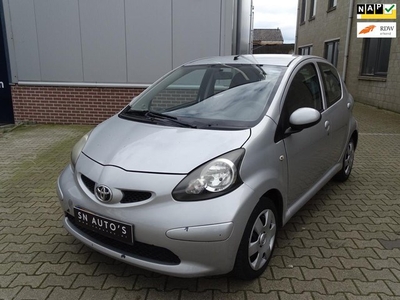 Toyota Aygo 1.0-12V +