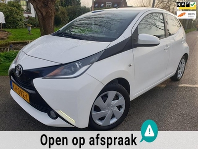 Toyota Aygo 1.0 VVT-i x-play, NAVI, camera, airco, 1e