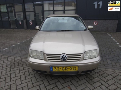 Volkswagen Bora 1.6-16V Comfortline 2001 Airco NAP! APK!