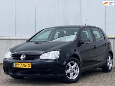 Volkswagen Golf 1.4 Easyline NAVI I STOELVERWARMING I APK I