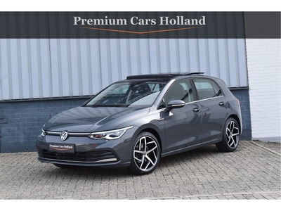 Volkswagen Golf 1.5 eTSI Highline Style Pano Navi Camera IQ