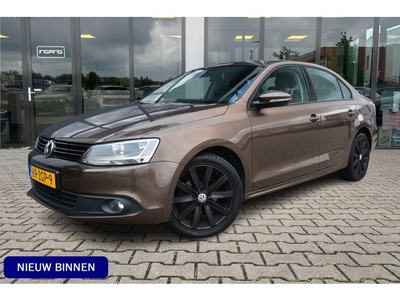 Volkswagen Jetta 1.2 TSI Comfort Executive Line Navi 17