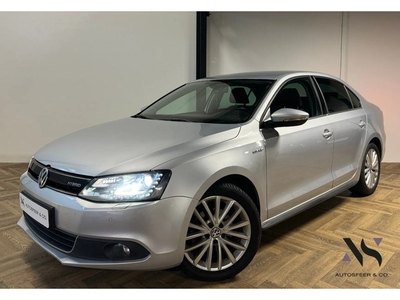 Volkswagen Jetta 1.4 TSI Hybrid Highline PDC NAVI!