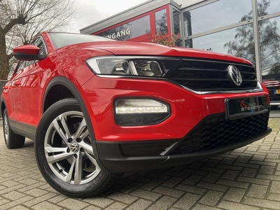 Volkswagen T-Roc 1.0 TSI 116PK *!* NAVIGATIE/ RADAR/ 17