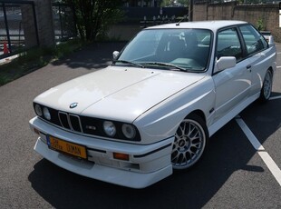 BMW 3-serie E30 M3 2.3 EVO pakket Leer Airco Wit