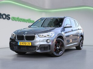 BMW X1 sDrive18i High Executive | M-SPORT | NAVI | STOELVERWARMING | SENSOREN VOOR & ACHTER |