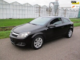 Opel Astra GTC 1.6 Executive