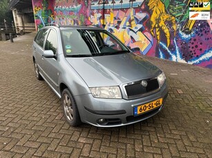 Skoda Fabia Combi 1.4-16V Equipe plus airco sport velgen elektrische ramen sport interieur 2de eigenaar zeer nette auto