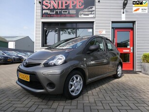 Toyota Aygo 1.0 VVT-i Now 5 DEURS-AIRCO-LM/VELGEN-DEALER ONDERHOUDEN